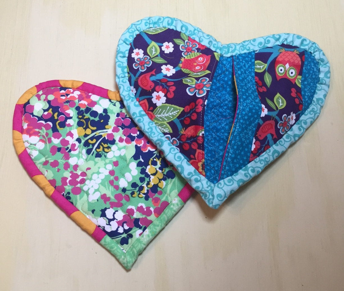 Digital PDF PATTERN for Quilted Heart Oven Mitt / Quilted Heart Hot Pad / Housewarming Gift / Quilted Oven Mitt / Heart Hot Pad
