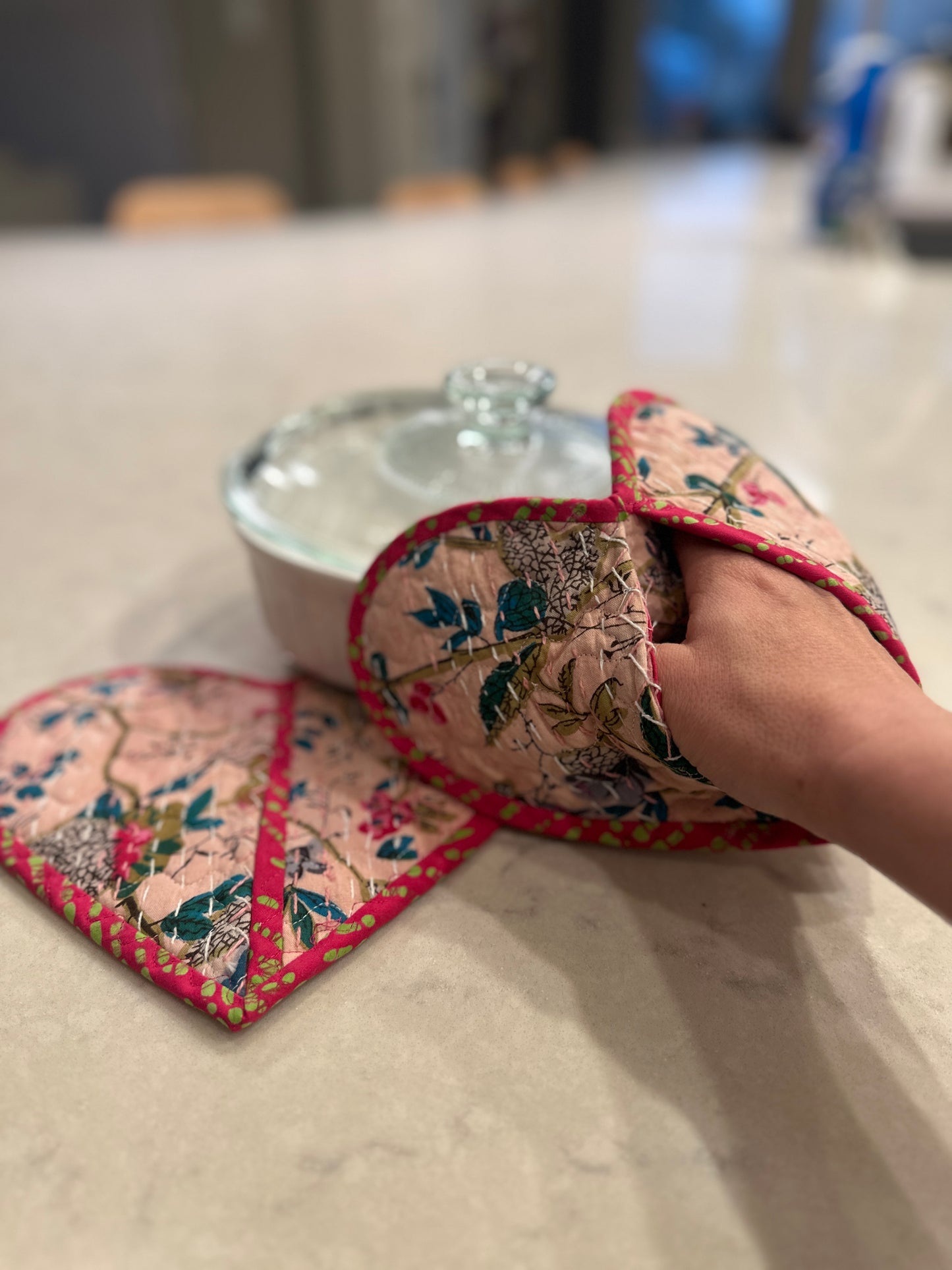 Digital PDF PATTERN for Quilted Heart Oven Mitt / Quilted Heart Hot Pad / Housewarming Gift / Quilted Oven Mitt / Heart Hot Pad