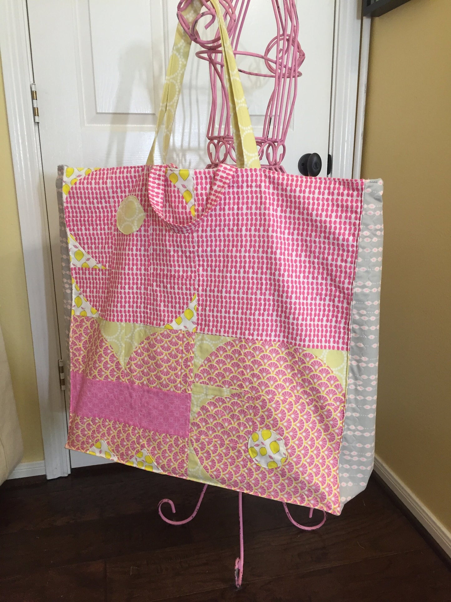 Downloadable Digital PDF PATTERN for Large Quilted Carryall Tote Bag / Fits Large 24 inch Fabric Cutting Mat with supplies